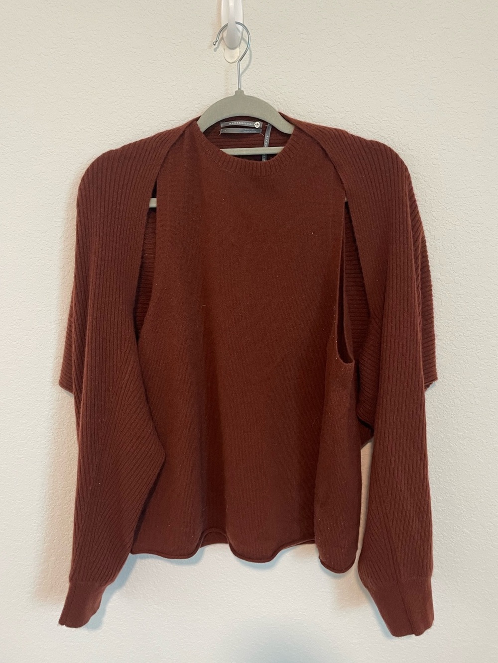 Women's Cashmere Crewneck Cutout Sweater in Chestnut Brown